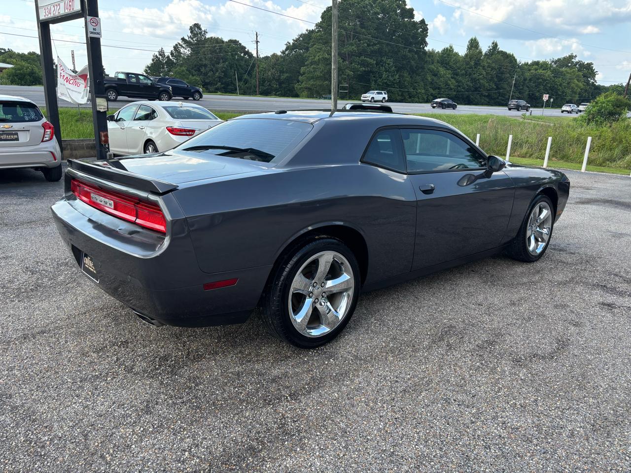 Dodge Challenger 2dr Cpe SXT Plus 2014