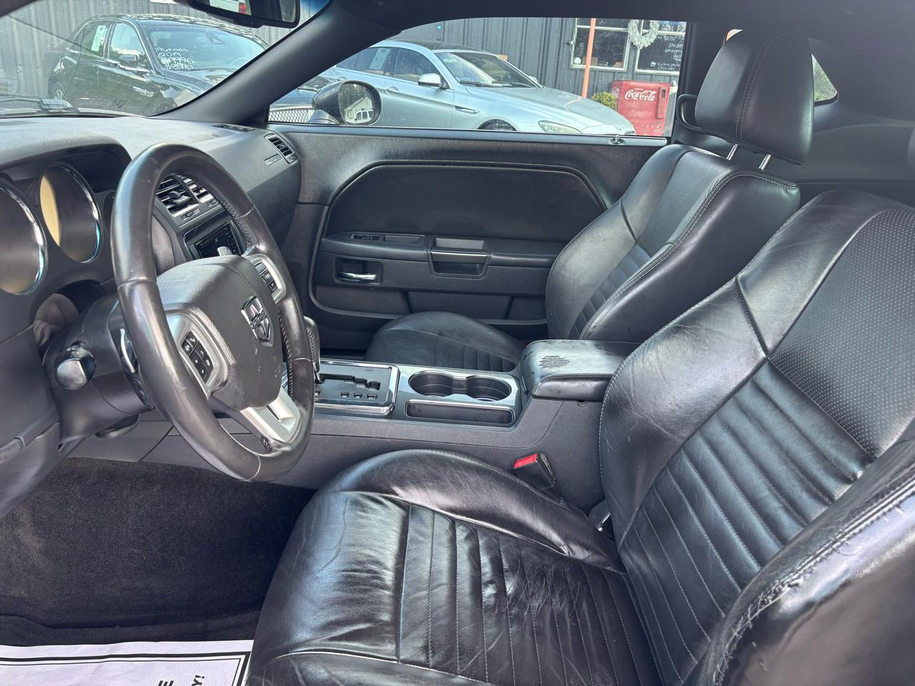 Dodge Challenger 2dr Cpe SXT Plus 2014
