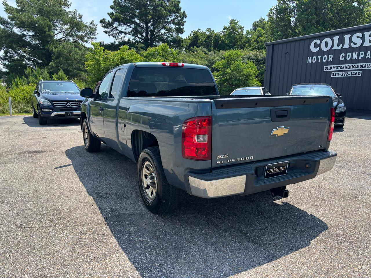 Chevrolet Silverado 1500 2WD Ext Cab 143.5" LS 2011