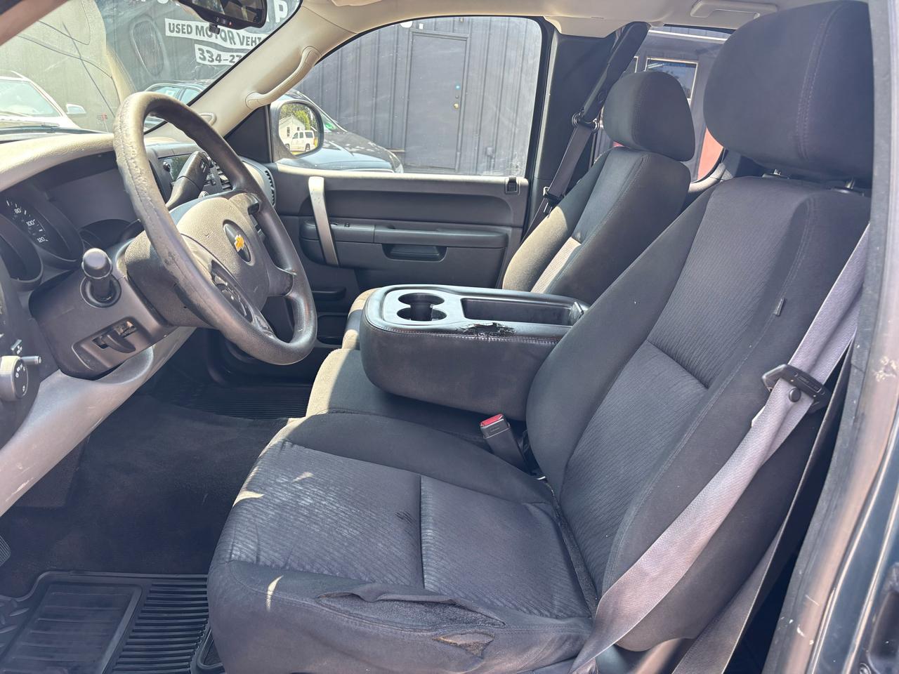 Chevrolet Silverado 1500 2WD Ext Cab 143.5" LS 2011