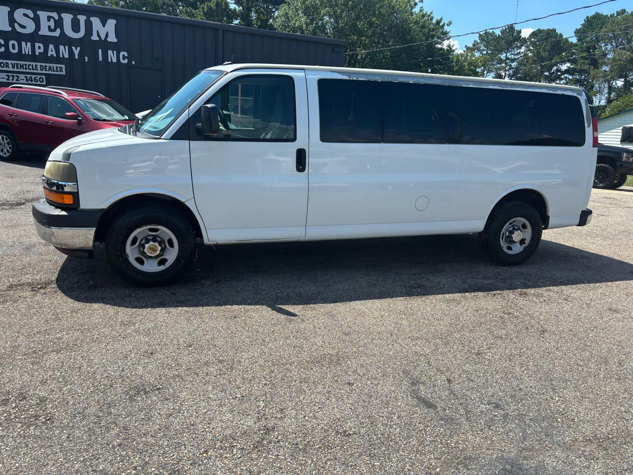 Chevrolet Express Passenger RWD 3500 155" 1LT 2012