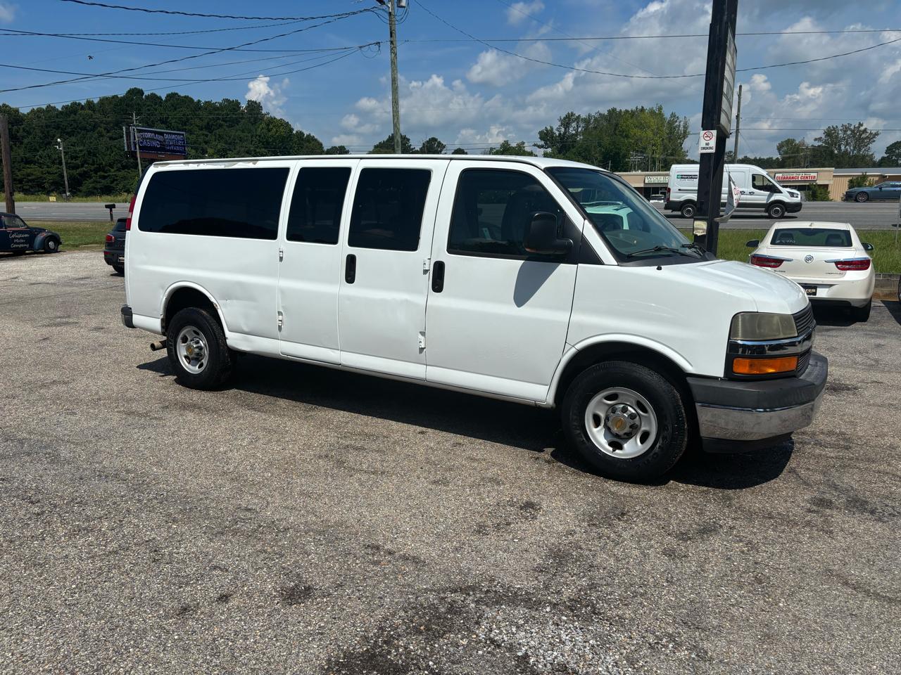 Chevrolet Express Passenger RWD 3500 155" 1LT 2012