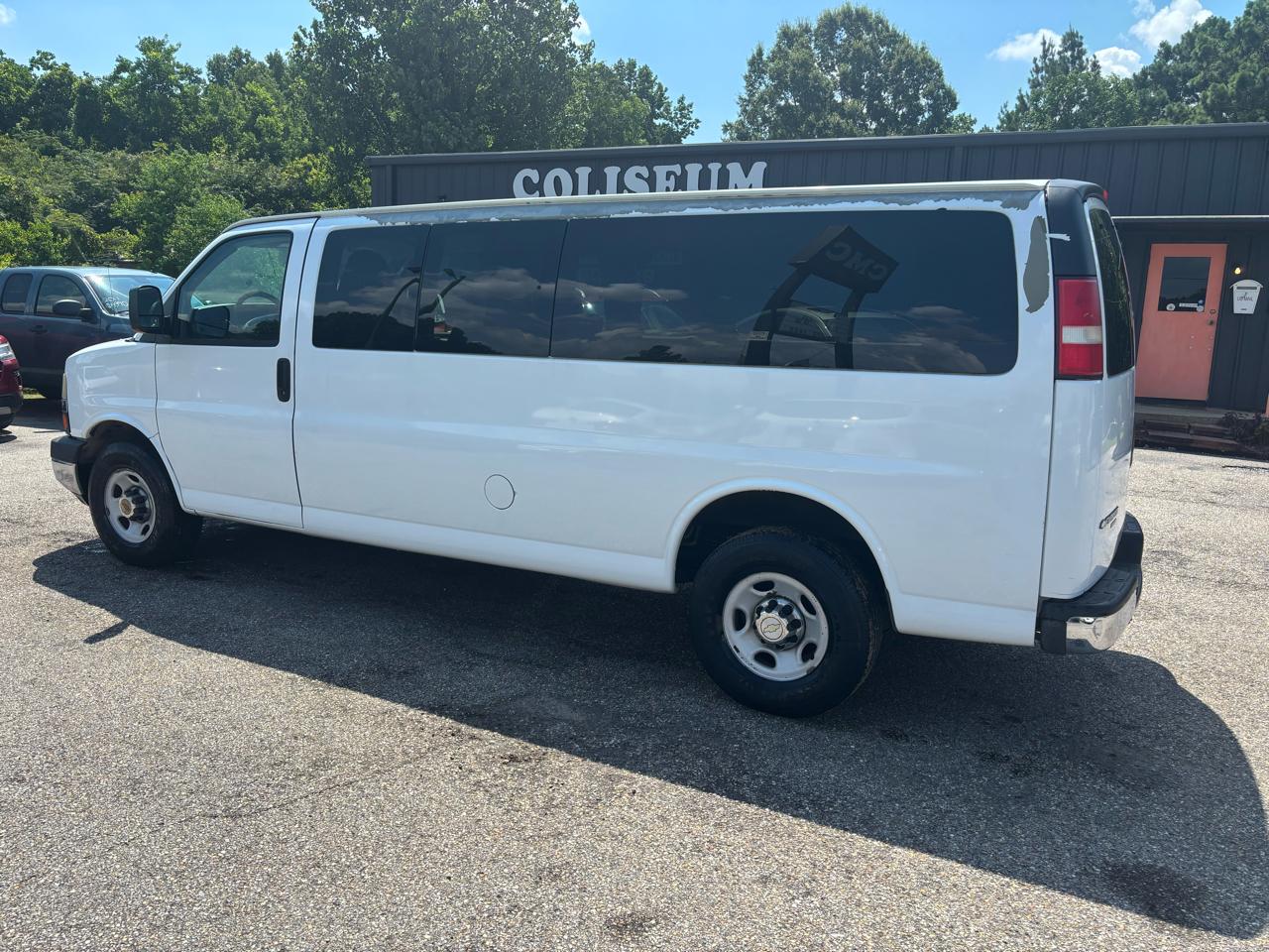 Chevrolet Express Passenger RWD 3500 155" 1LT 2012