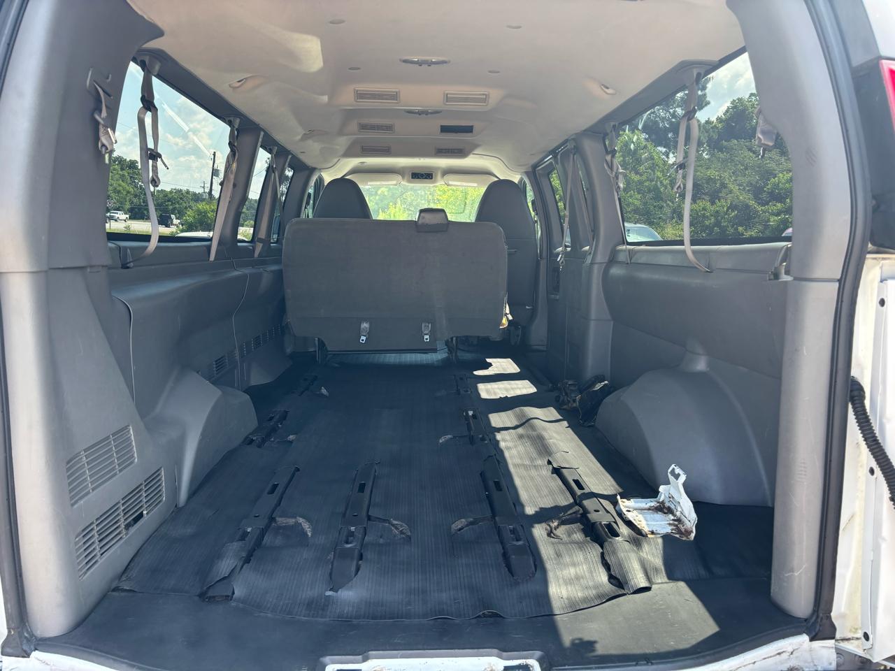 Chevrolet Express Passenger RWD 3500 155" 1LT 2012