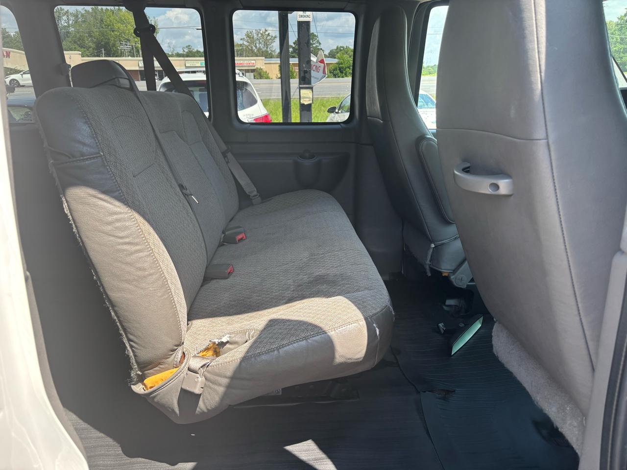 Chevrolet Express Passenger RWD 3500 155" 1LT 2012
