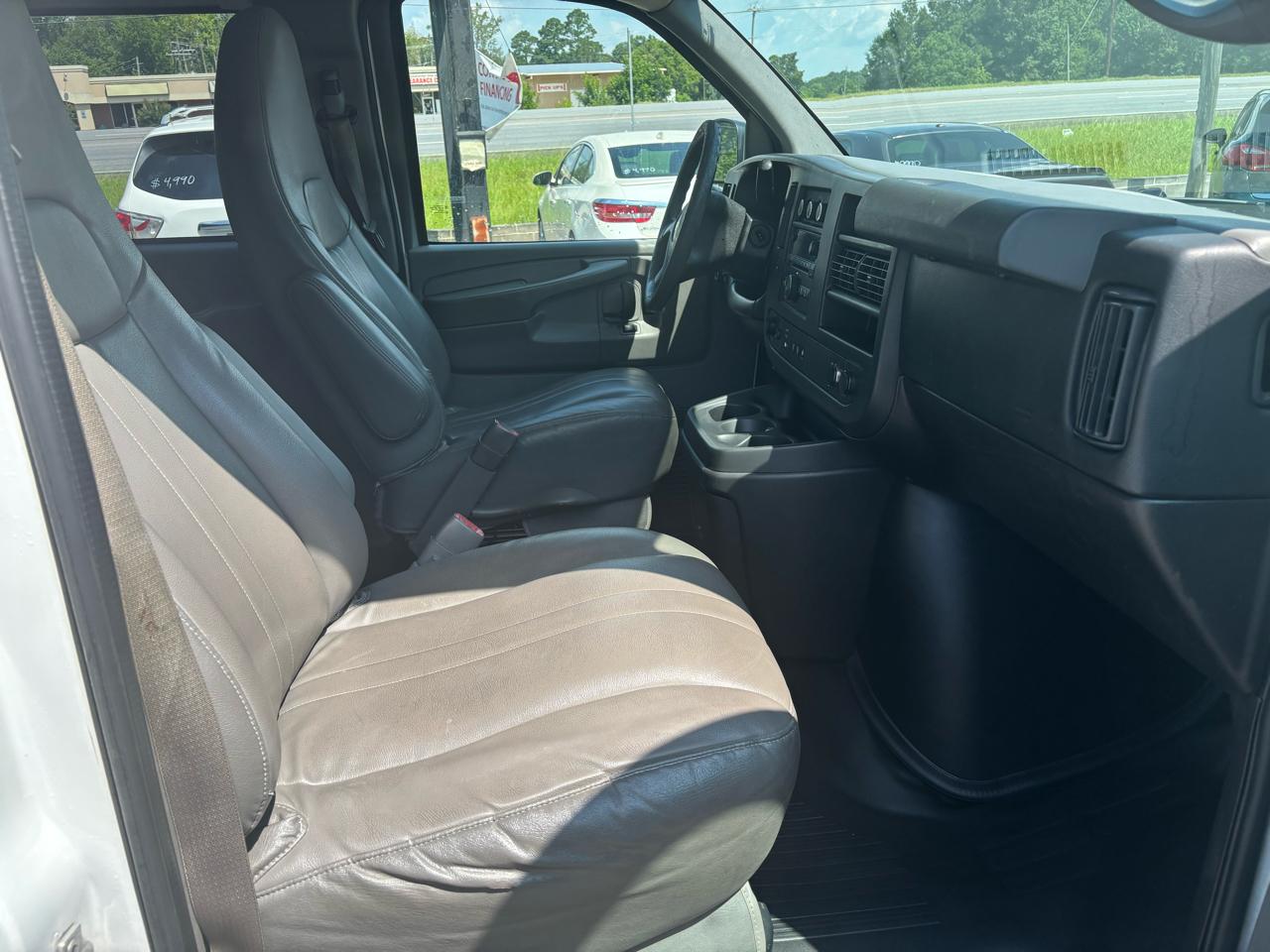 Chevrolet Express Passenger RWD 3500 155" 1LT 2012