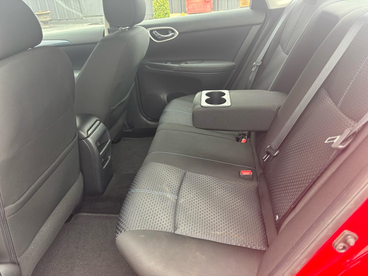 Nissan Sentra 4dr Sdn I4 CVT SR 2016