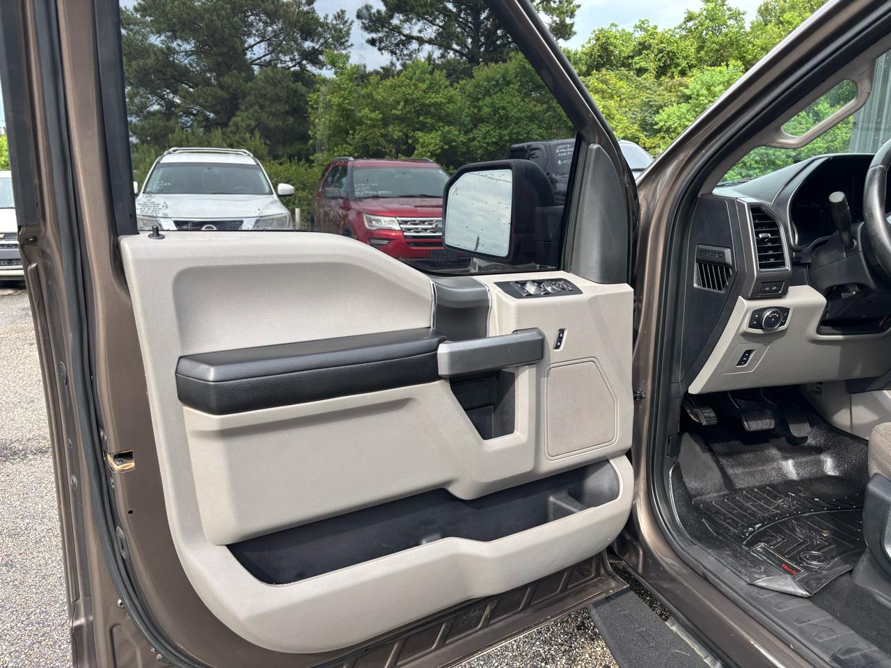 Ford F-150 Platinum 4WD SuperCrew 5.5' Box 2017
