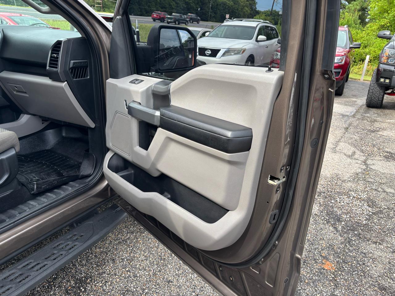 Ford F-150 Platinum 4WD SuperCrew 5.5' Box 2017