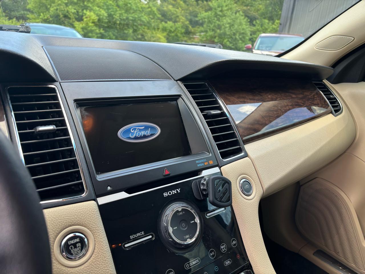 Ford Taurus Limited FWD 2018