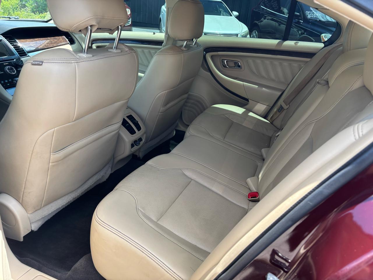 Ford Taurus Limited FWD 2018