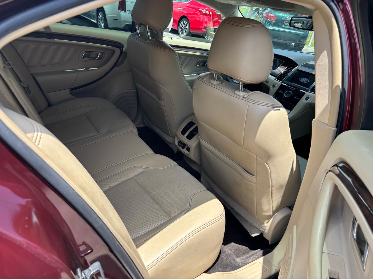Ford Taurus Limited FWD 2018