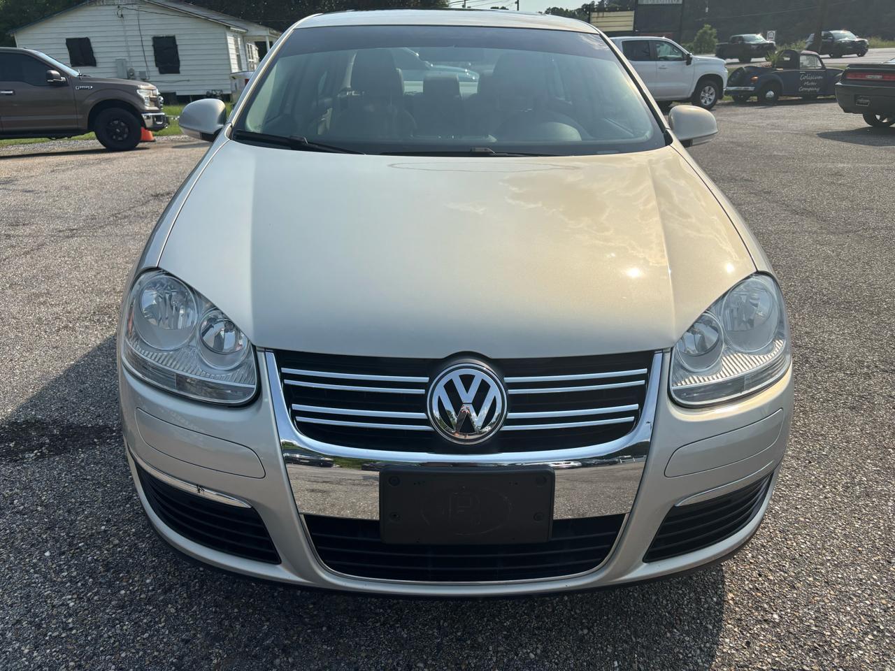 Volkswagen Jetta Sedan 4dr Auto Limited PZEV 2010