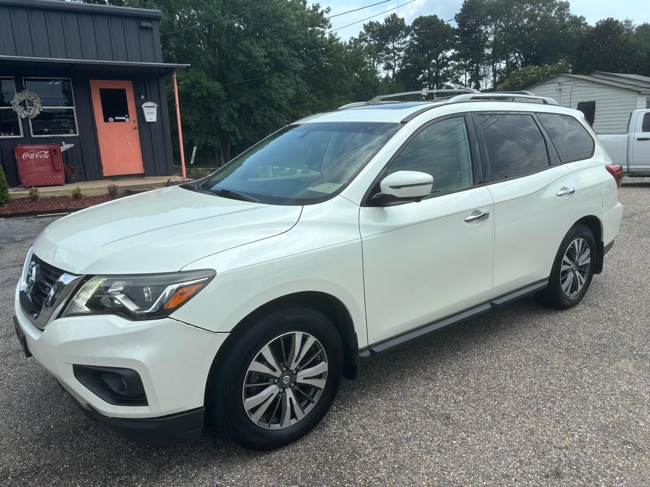 Nissan Pathfinder FWD SL 2017