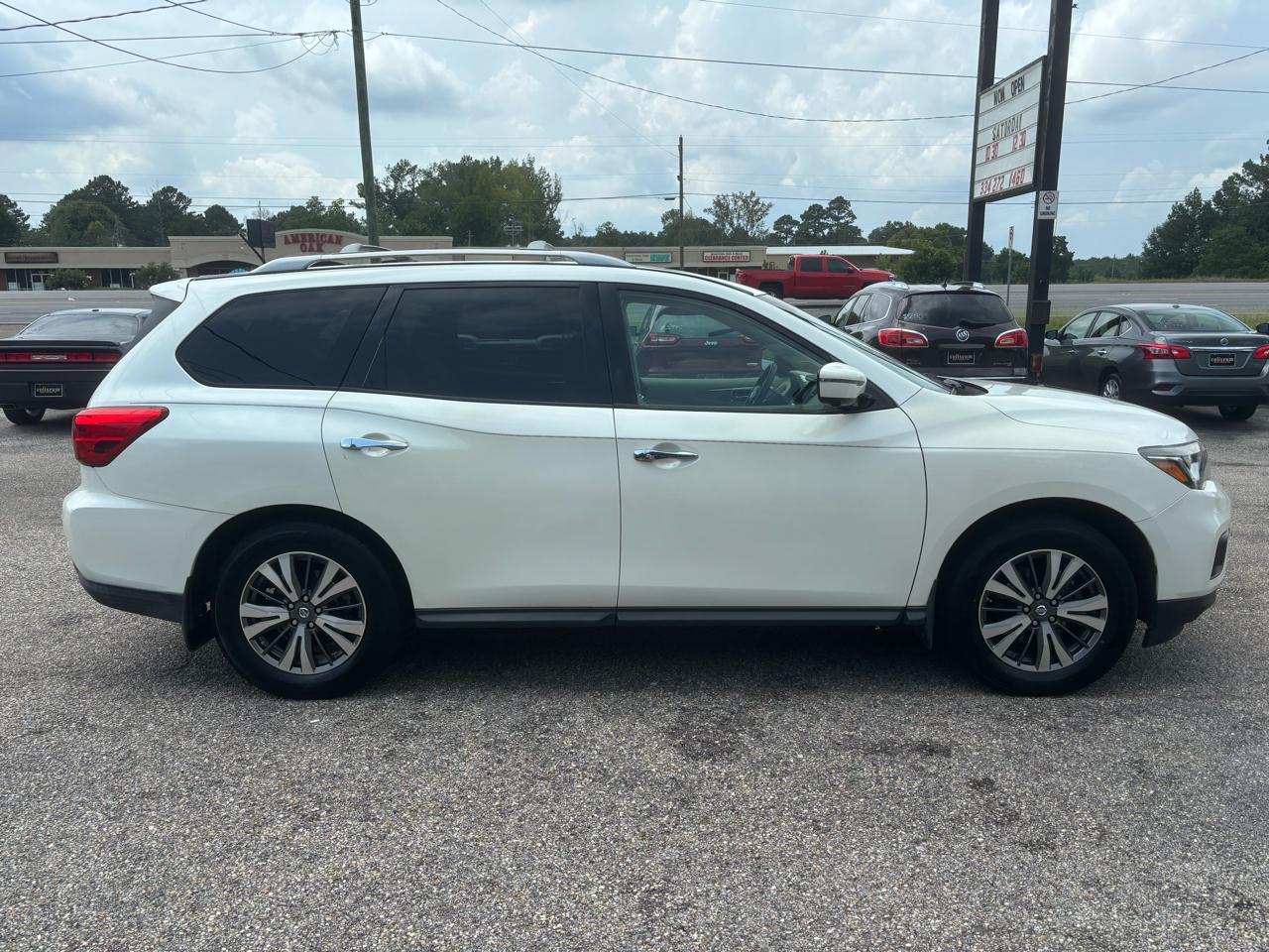 Nissan Pathfinder FWD SL 2017