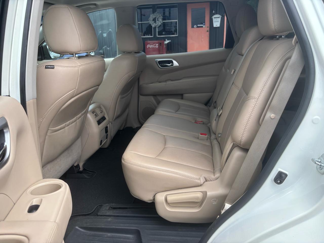 Nissan Pathfinder FWD SL 2017