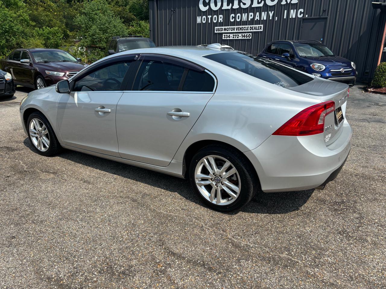 Volvo S60 FWD 4dr Sdn T5 2012