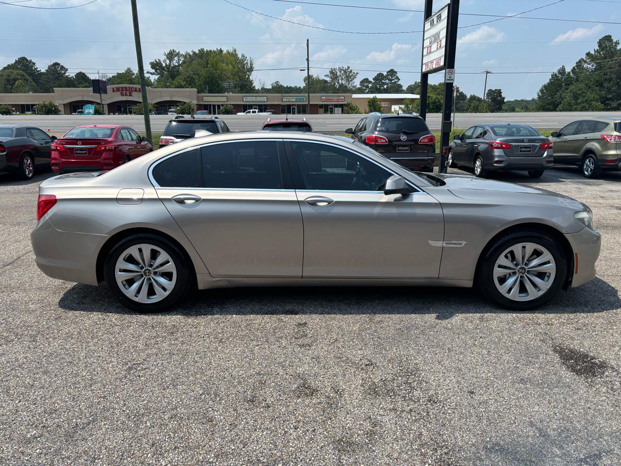 BMW 7 Series 4dr Sdn 740i RWD 2012
