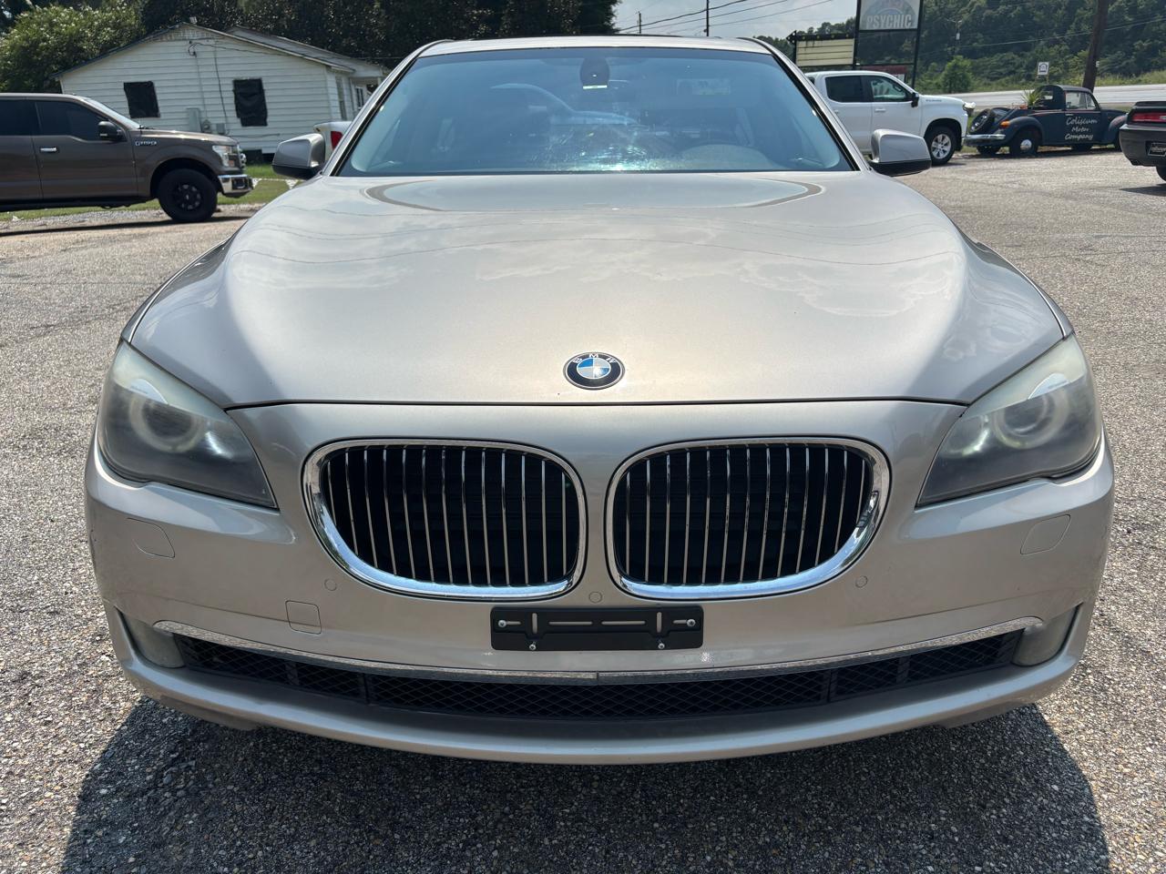 BMW 7 Series 4dr Sdn 740i RWD 2012