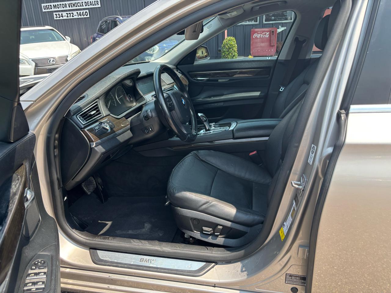 BMW 7 Series 4dr Sdn 740i RWD 2012