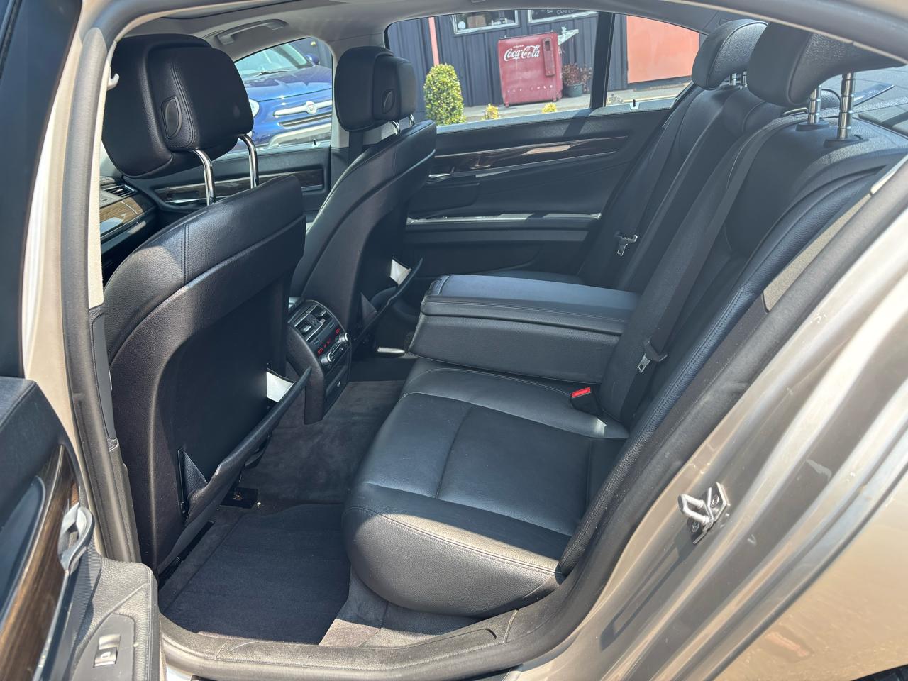 BMW 7 Series 4dr Sdn 740i RWD 2012