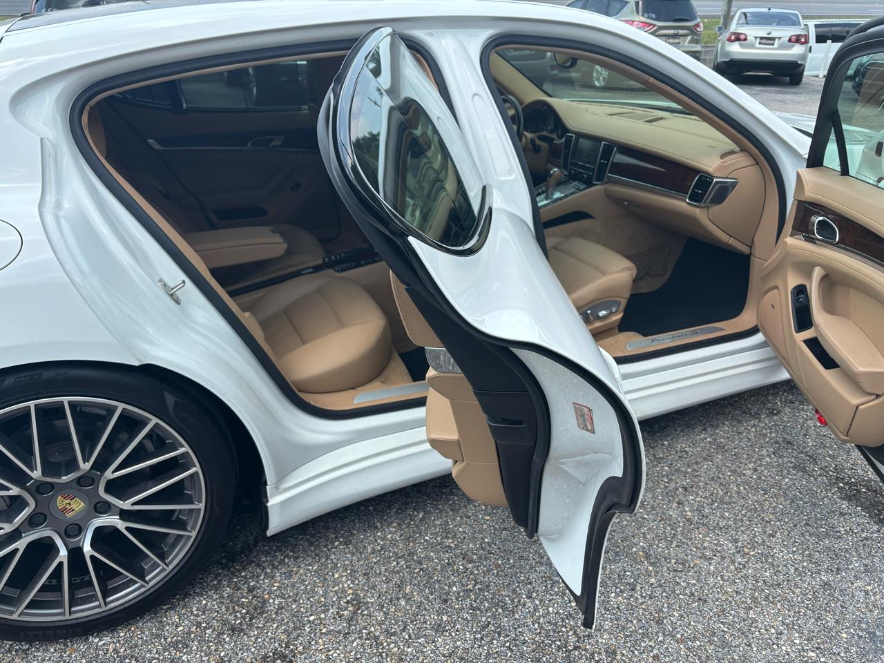 Porsche Panamera 4dr HB 4S 2012