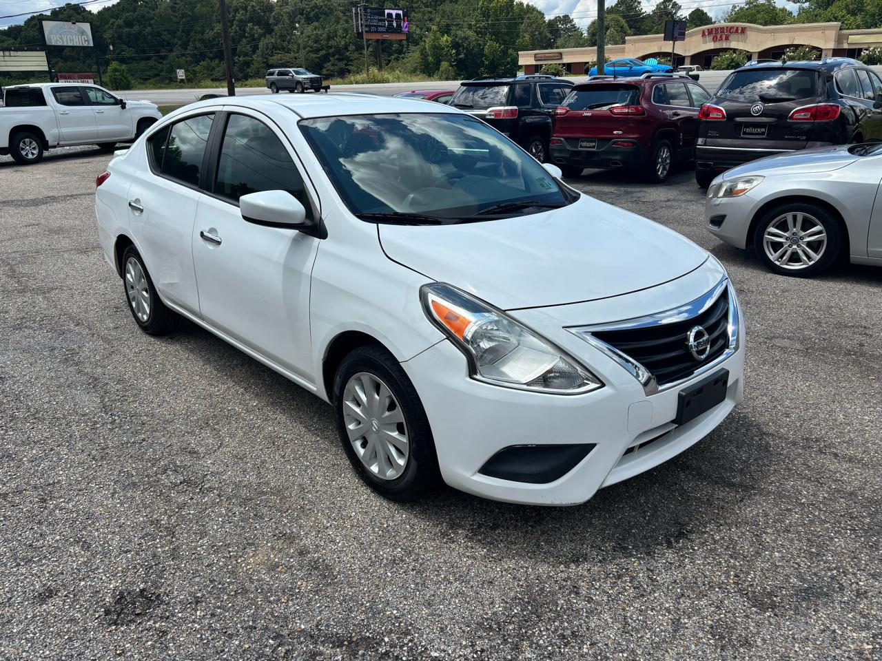 Nissan Versa Sedan SV CVT 2019