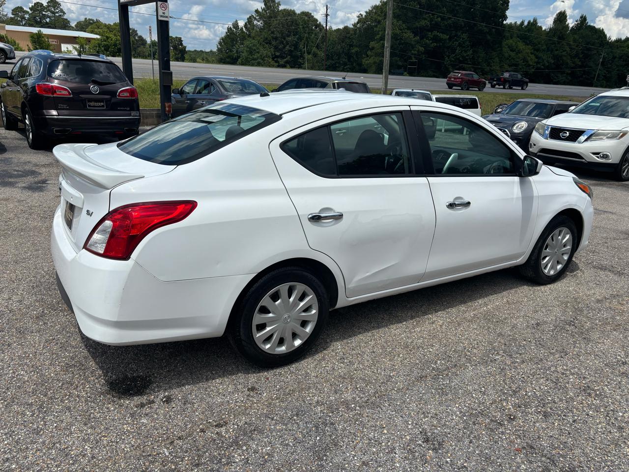 Nissan Versa Sedan SV CVT 2019