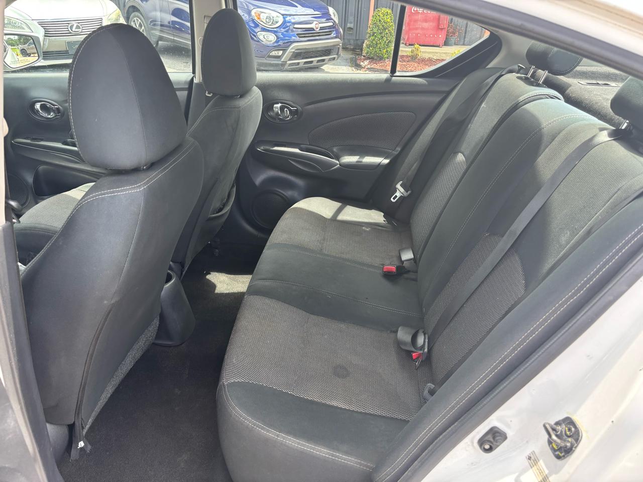 Nissan Versa Sedan SV CVT 2019