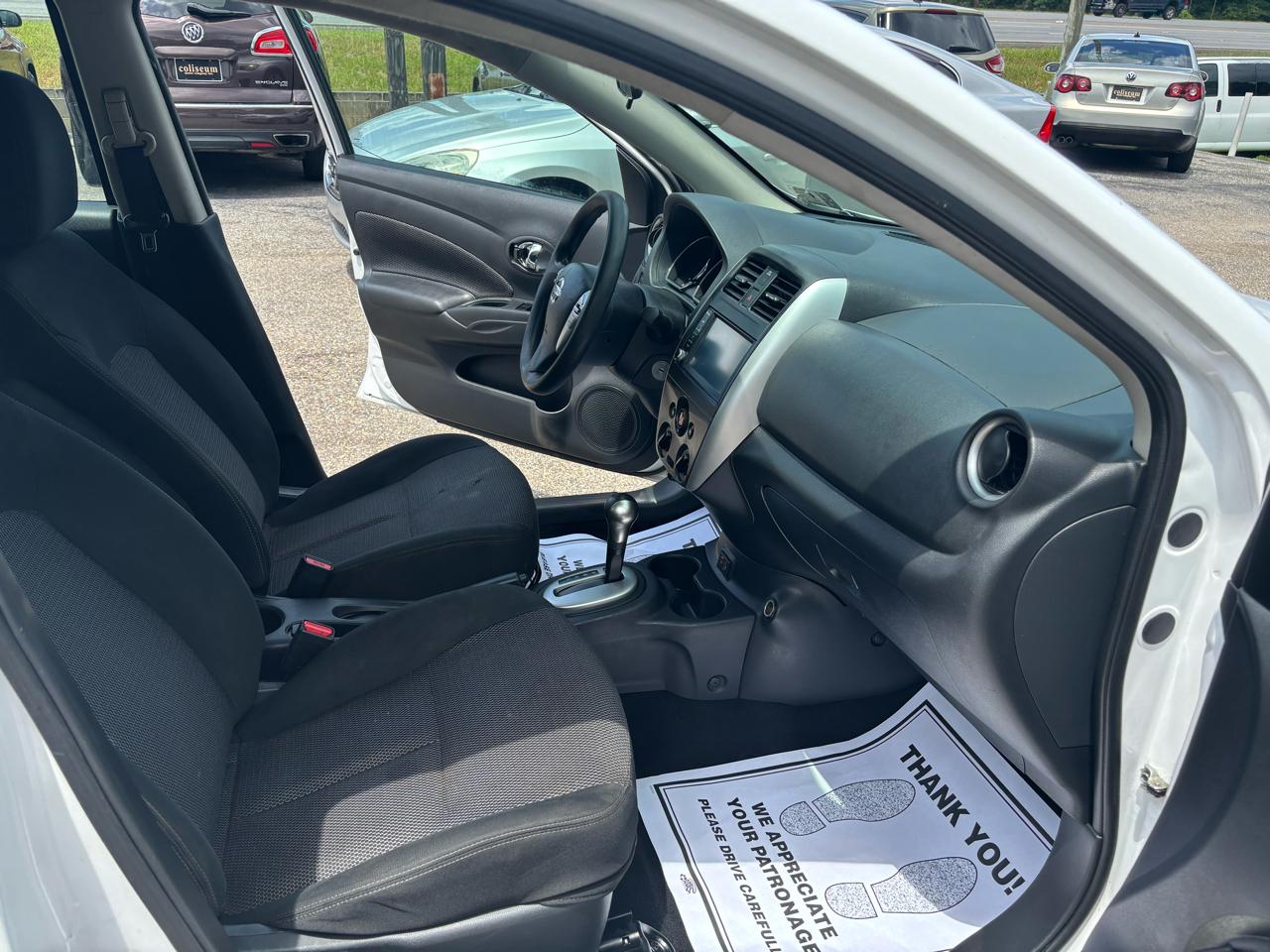 Nissan Versa Sedan SV CVT 2019