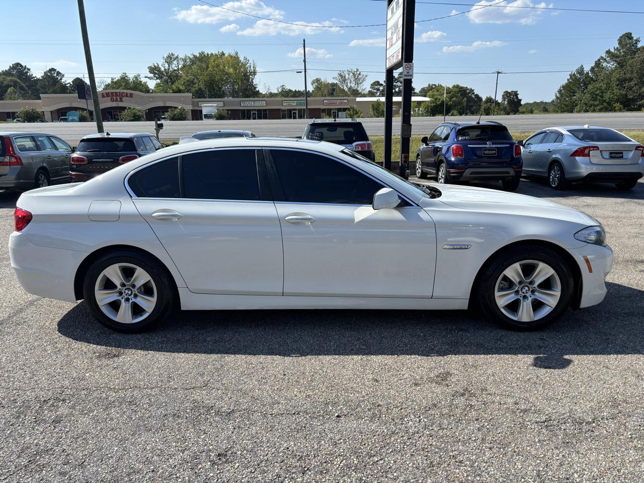 BMW 5 Series 4dr Sdn 528i RWD 2012