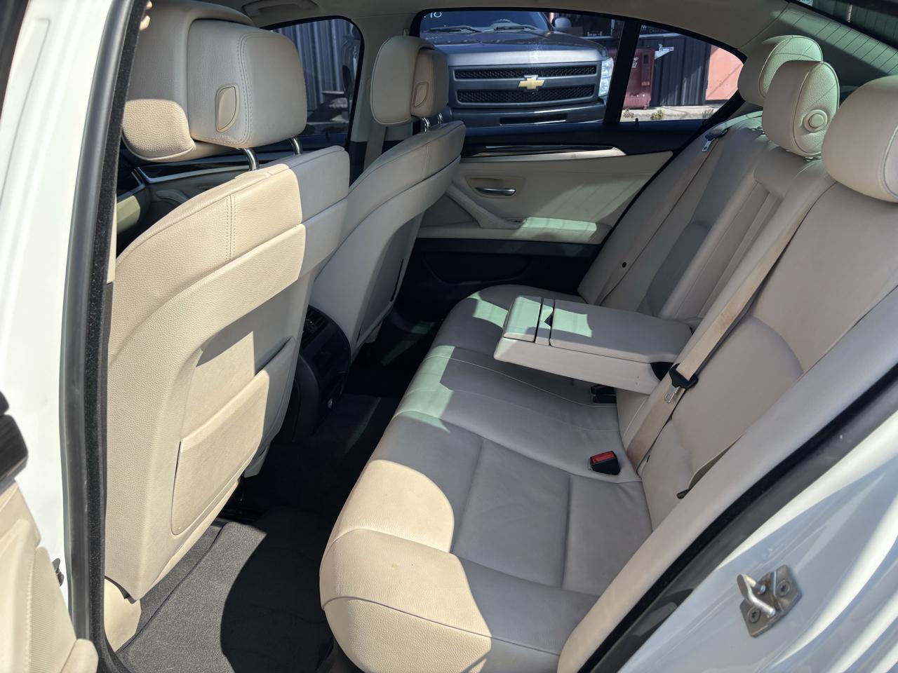 BMW 5 Series 4dr Sdn 528i RWD 2012