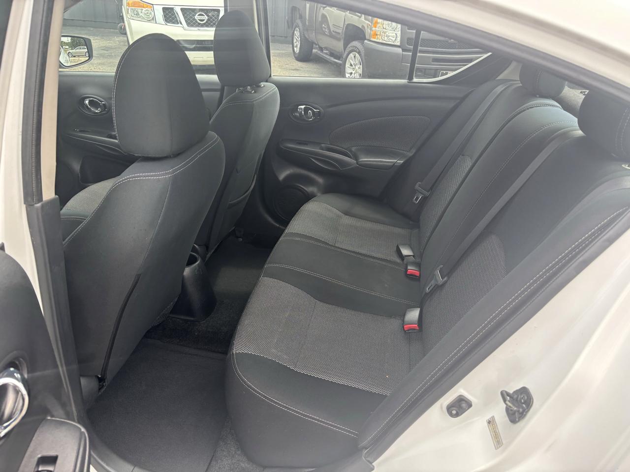 Nissan Versa Sedan SV CVT 2019