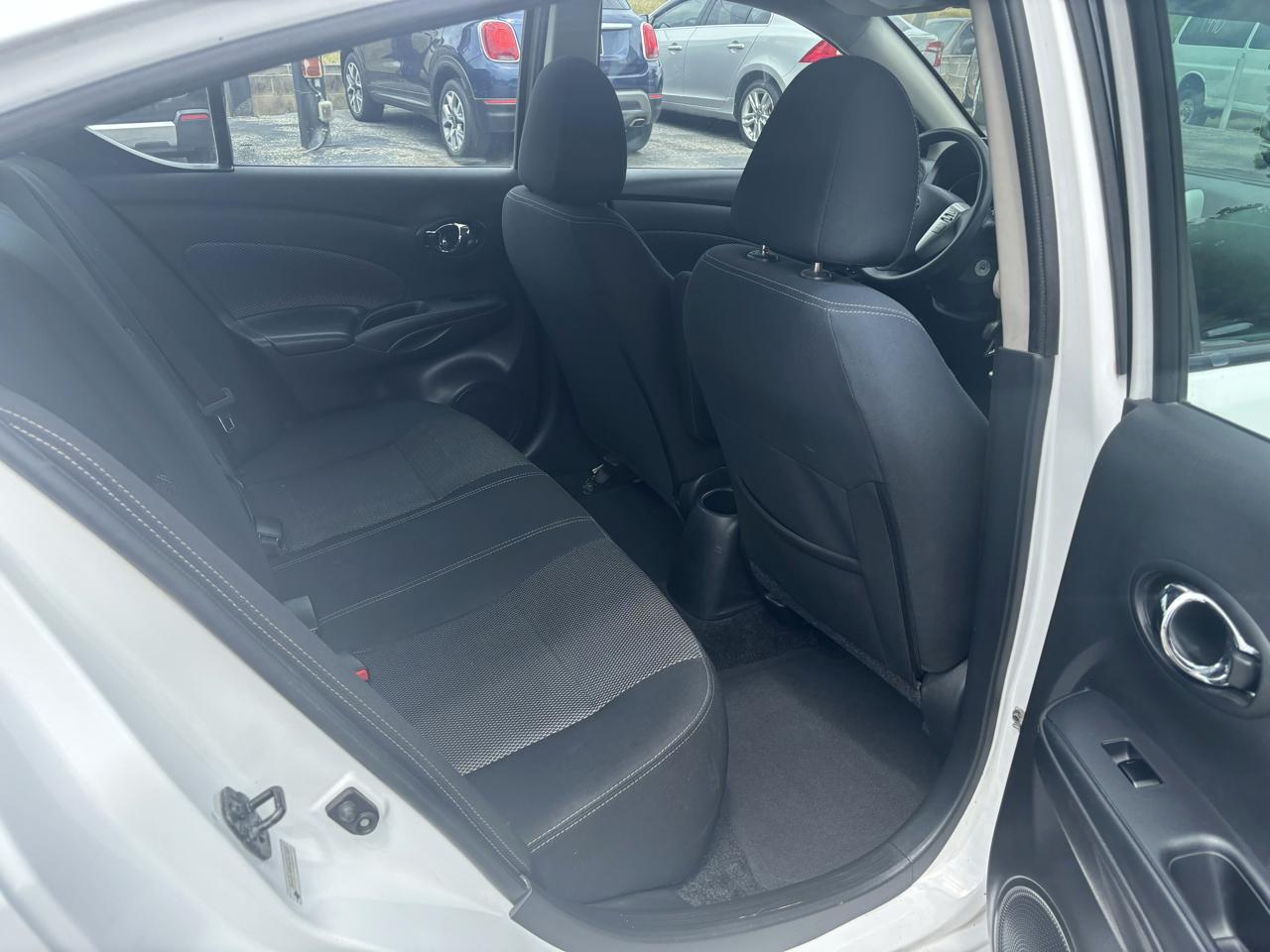 Nissan Versa Sedan SV CVT 2019