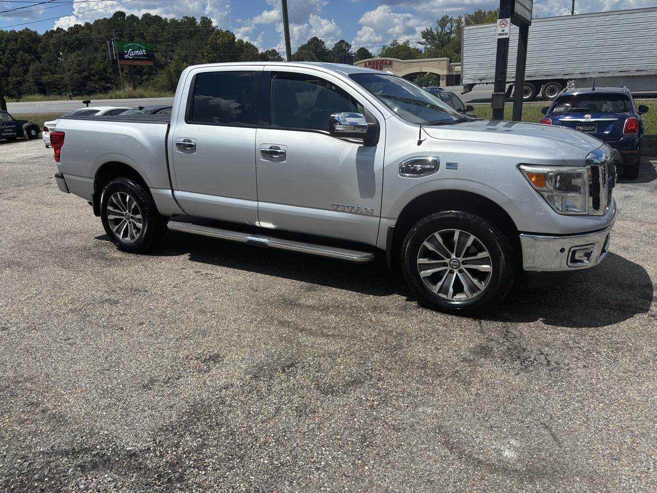 Nissan Titan 4x4 Crew Cab SL 2017