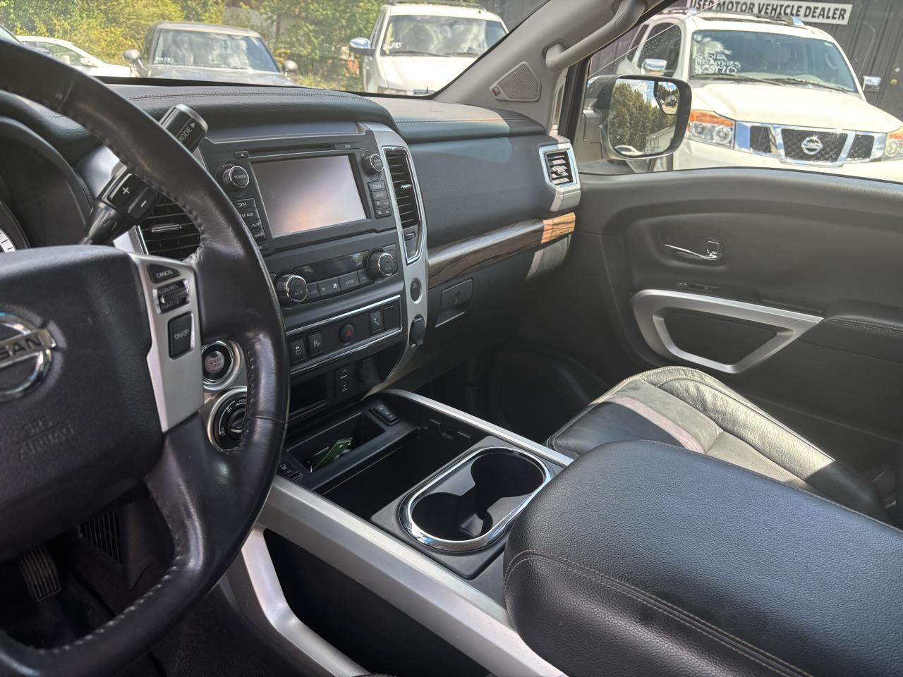 Nissan Titan 4x4 Crew Cab SL 2017