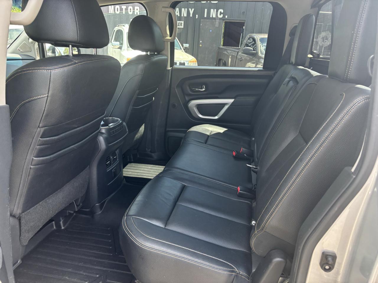Nissan Titan 4x4 Crew Cab SL 2017