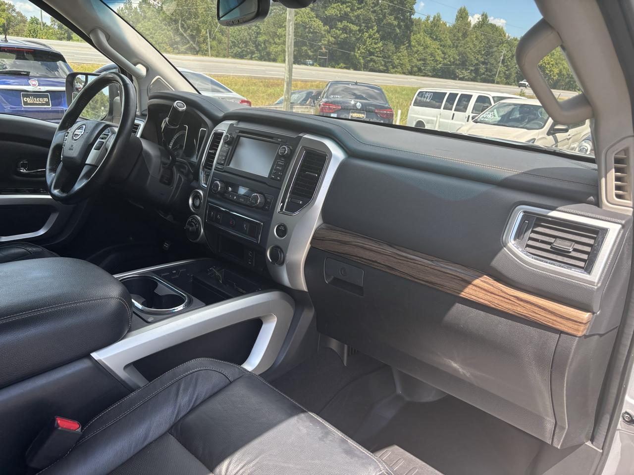 Nissan Titan 4x4 Crew Cab SL 2017