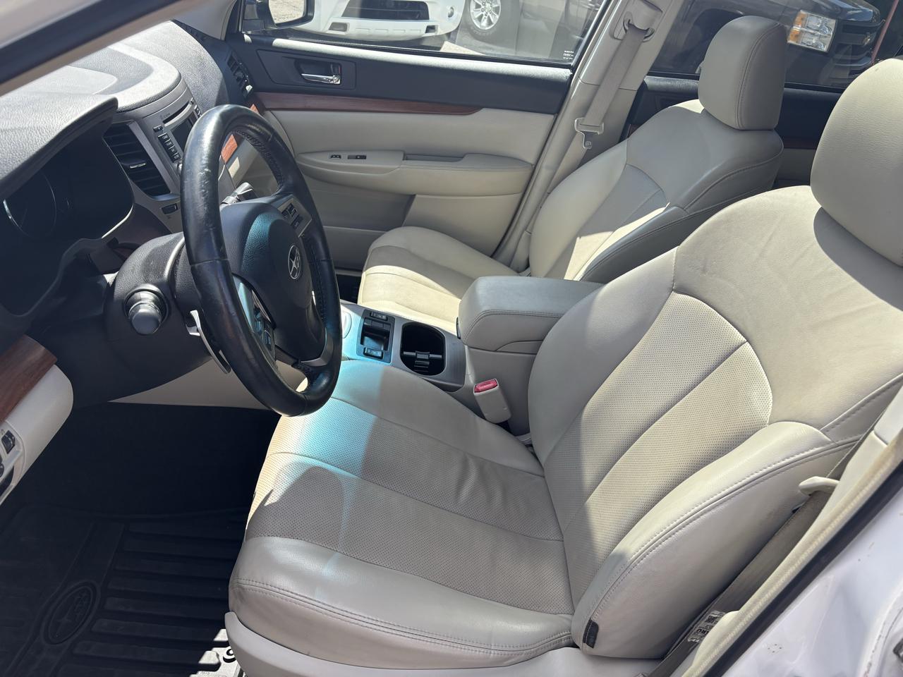 Subaru Outback 4dr Wgn H4 Auto 2.5i Limited 2014