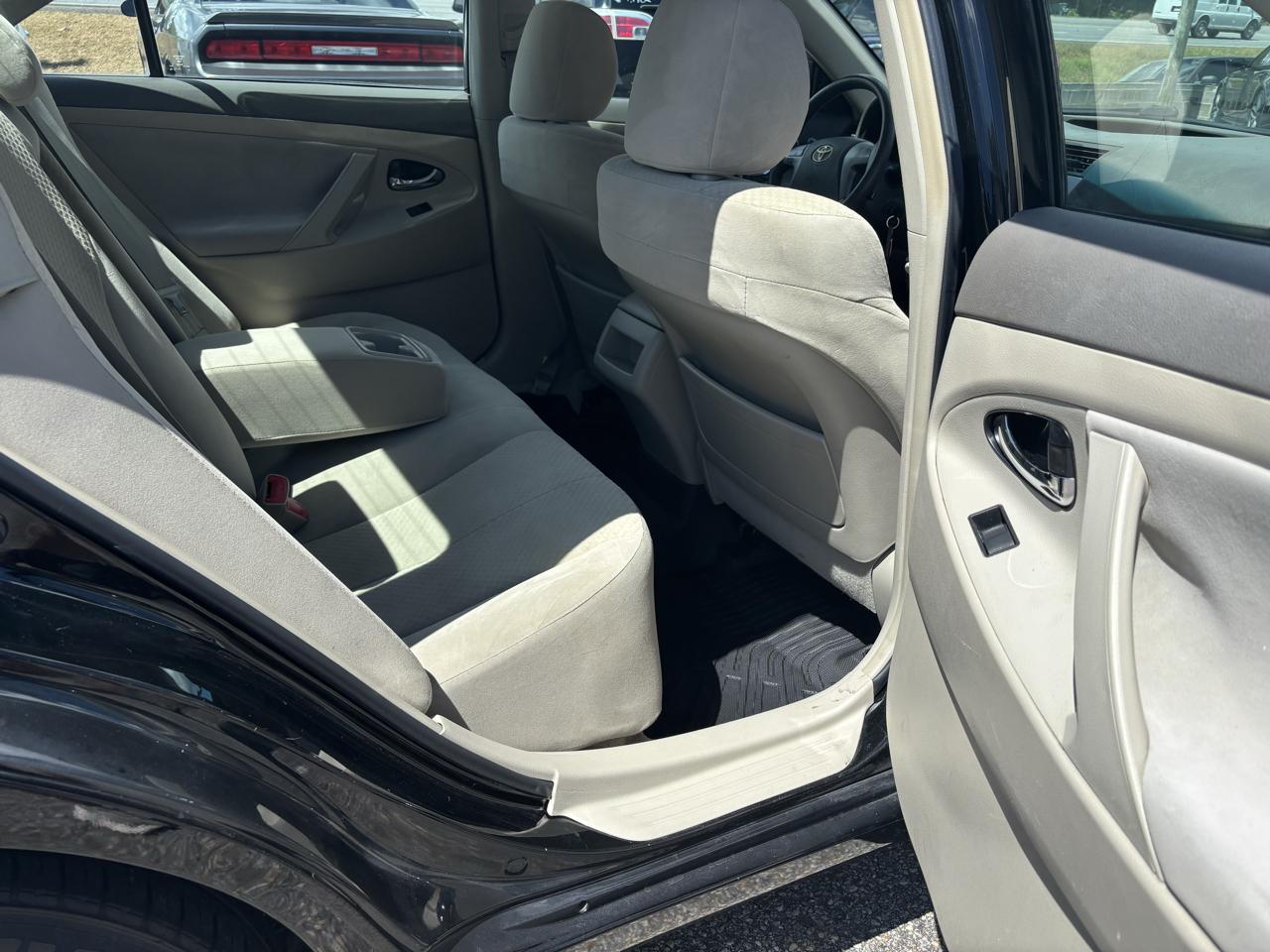 Toyota Camry 4dr Sdn I4 Man (Natl) 2009