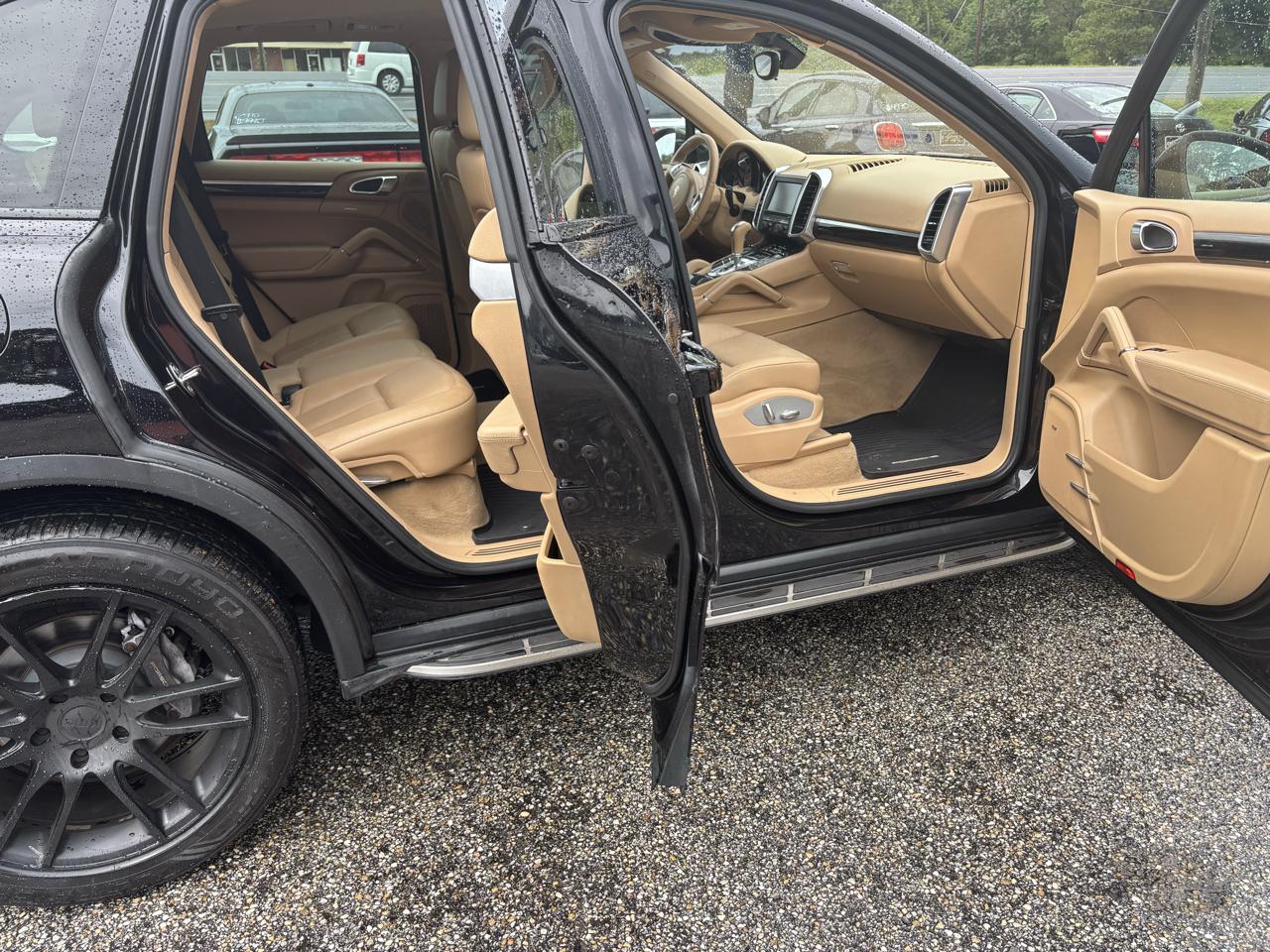 Porsche Cayenne  2012