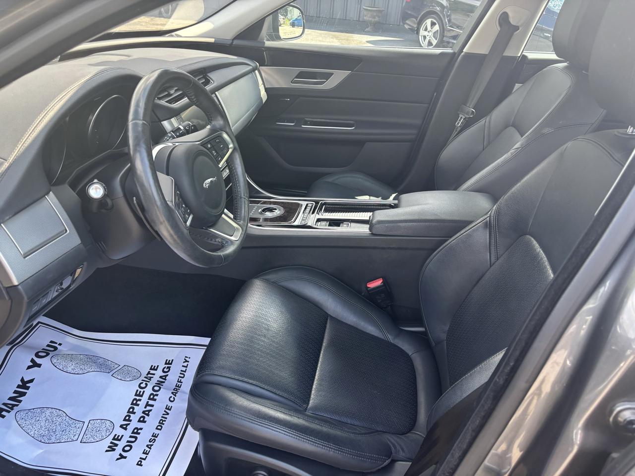 Jaguar XF Sedan 30t Prestige RWD 2018