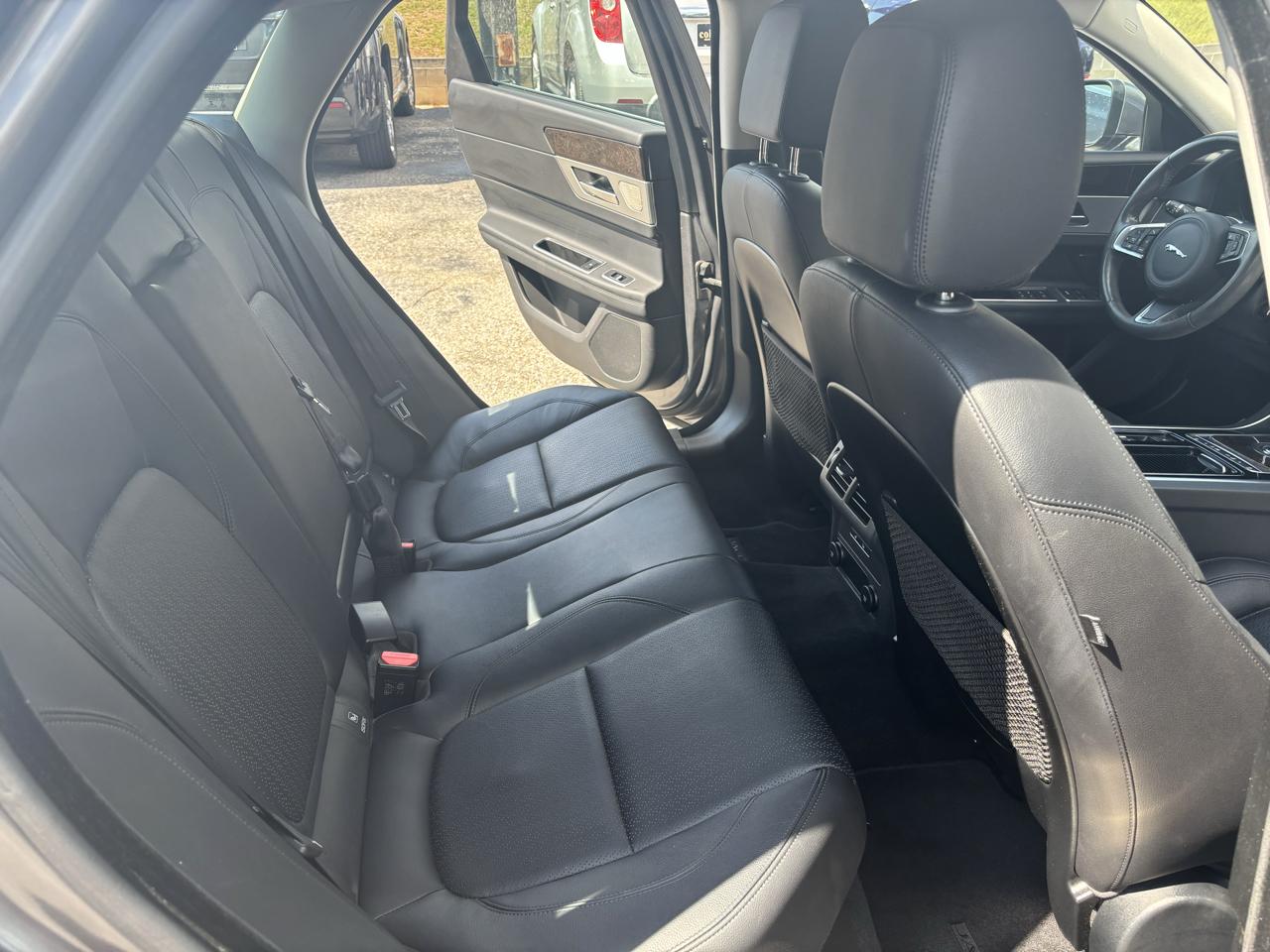 Jaguar XF Sedan 30t Prestige RWD 2018