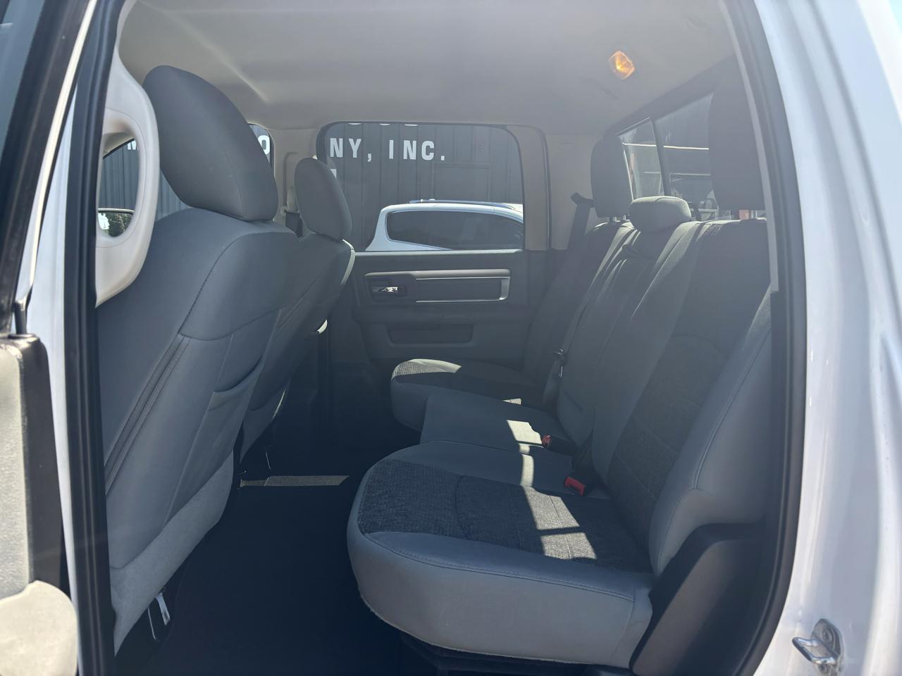 RAM 1500 4WD Crew Cab 140.5" Big Horn 2015