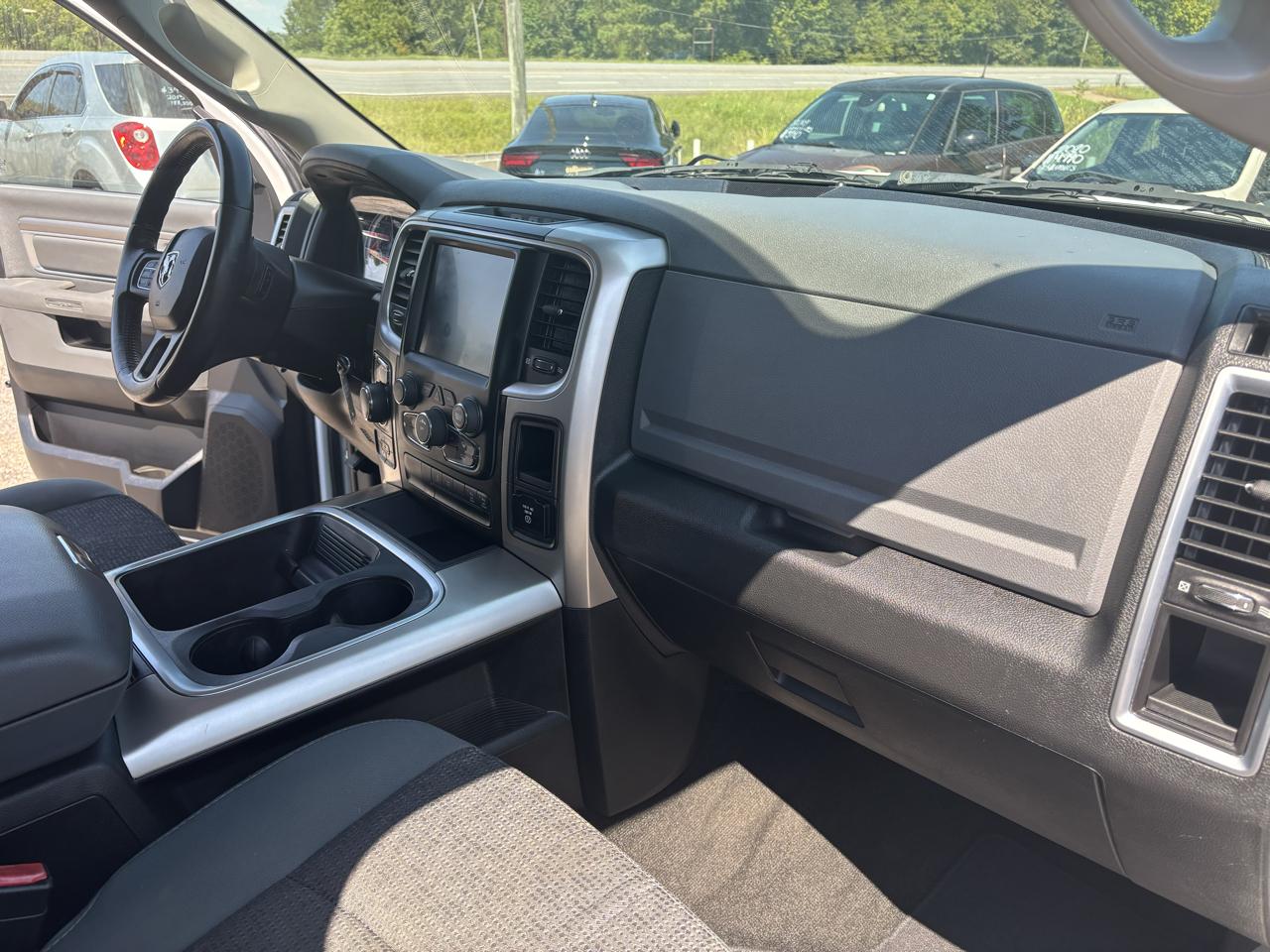 RAM 1500 4WD Crew Cab 140.5" Big Horn 2015