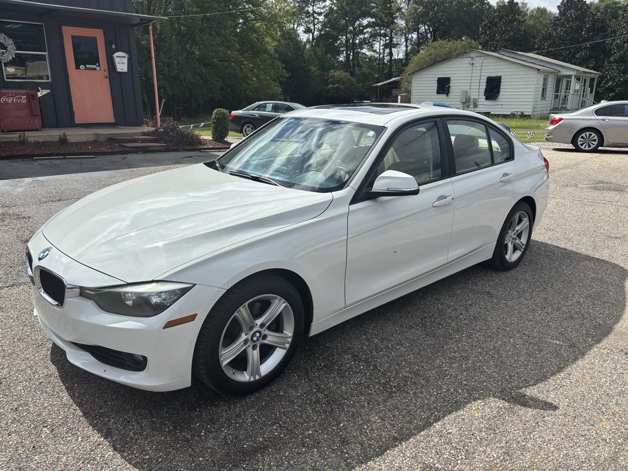 BMW 3 Series 4dr Sdn 328i RWD 2013