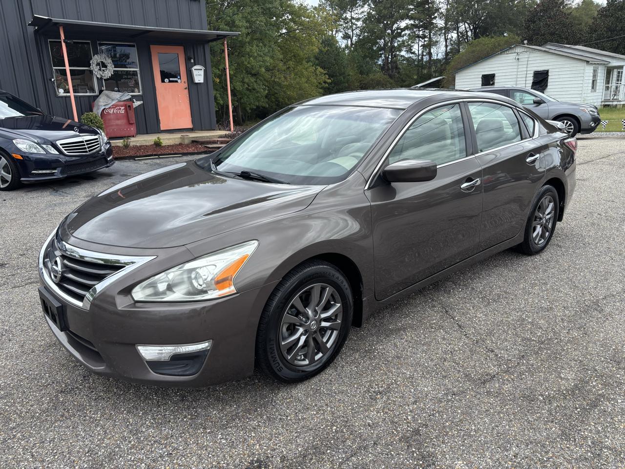 Nissan Altima 4dr Sdn I4 2.5 S 2015