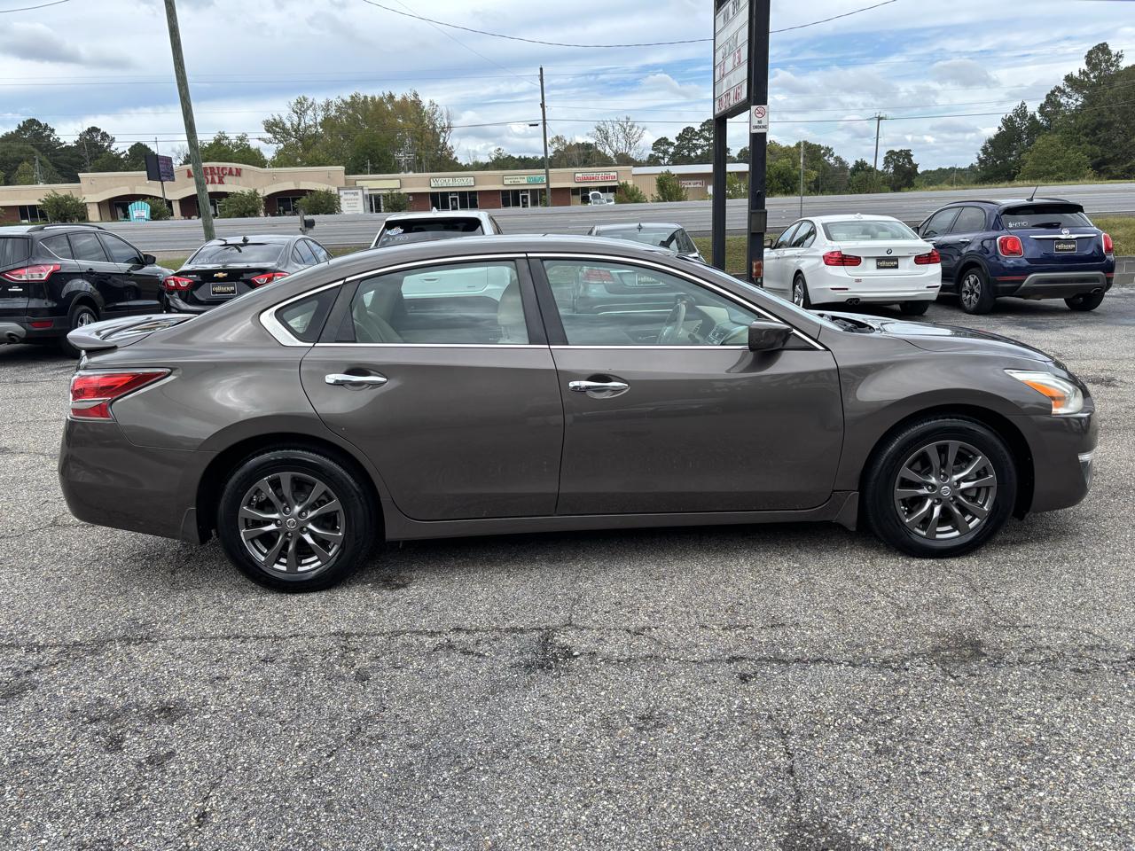 Nissan Altima 4dr Sdn I4 2.5 S 2015