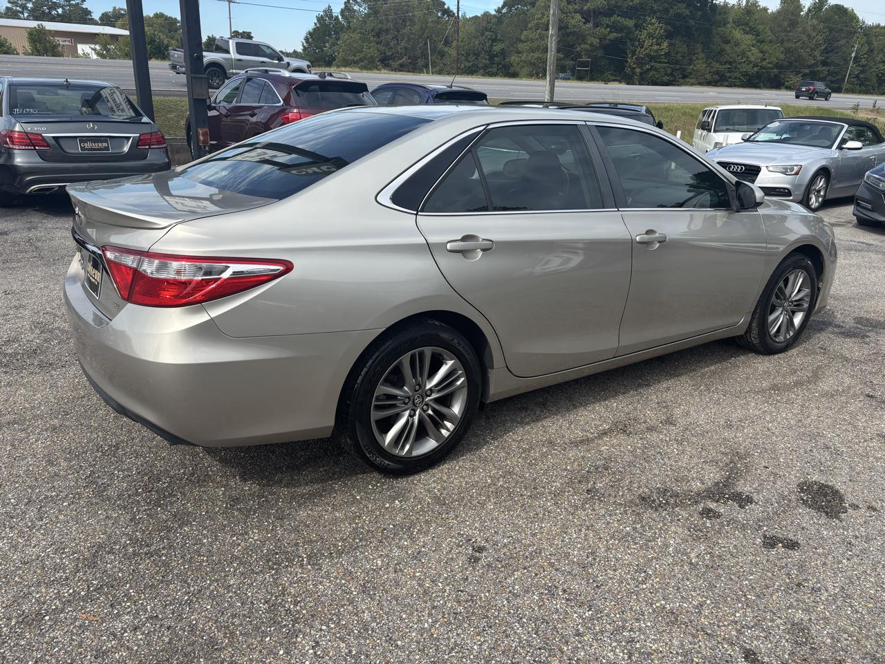 Toyota Camry 4dr Sdn I4 Auto SE w/Special Edition Pkg (Natl) 2016