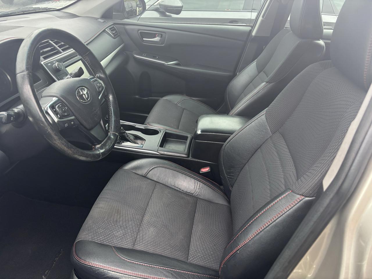 Toyota Camry 4dr Sdn I4 Auto SE w/Special Edition Pkg (Natl) 2016